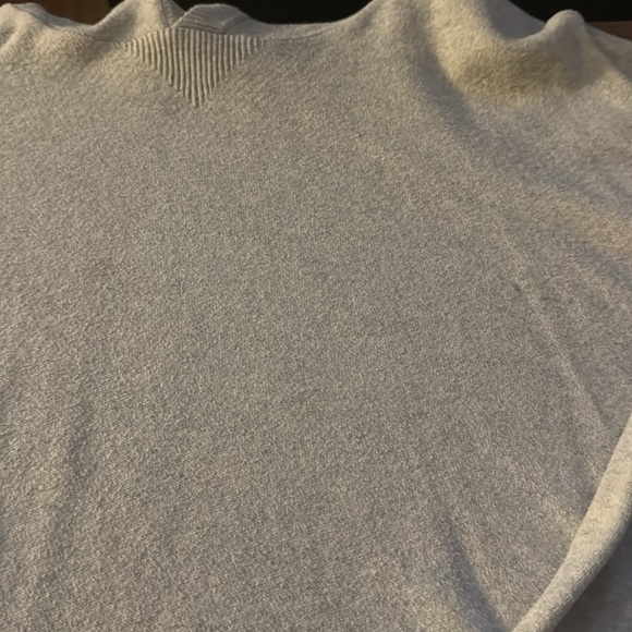 Men’s H&M sweater with hood - Picture 3 of 3